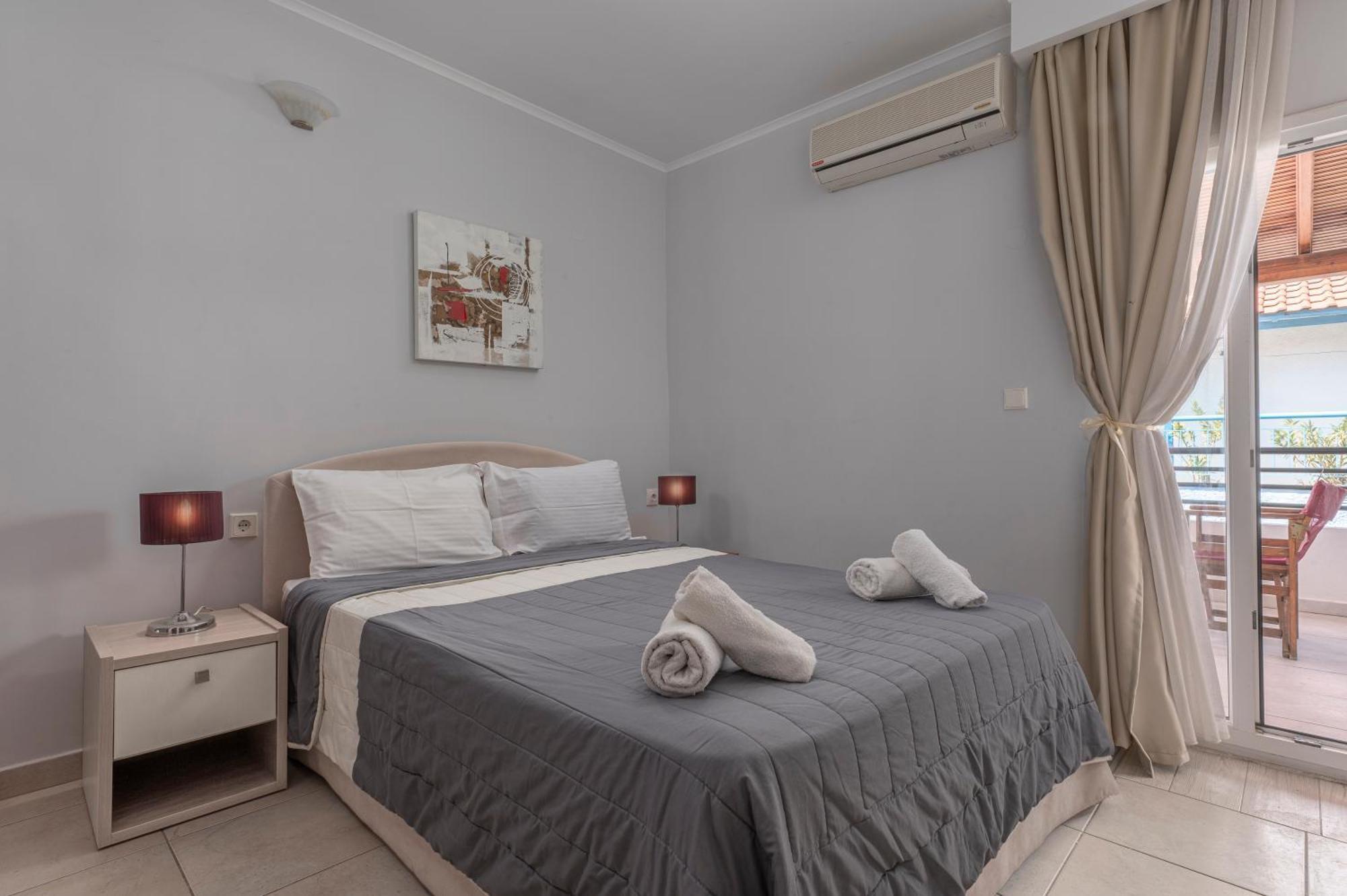 Adonis Aparthotel Pefkochori