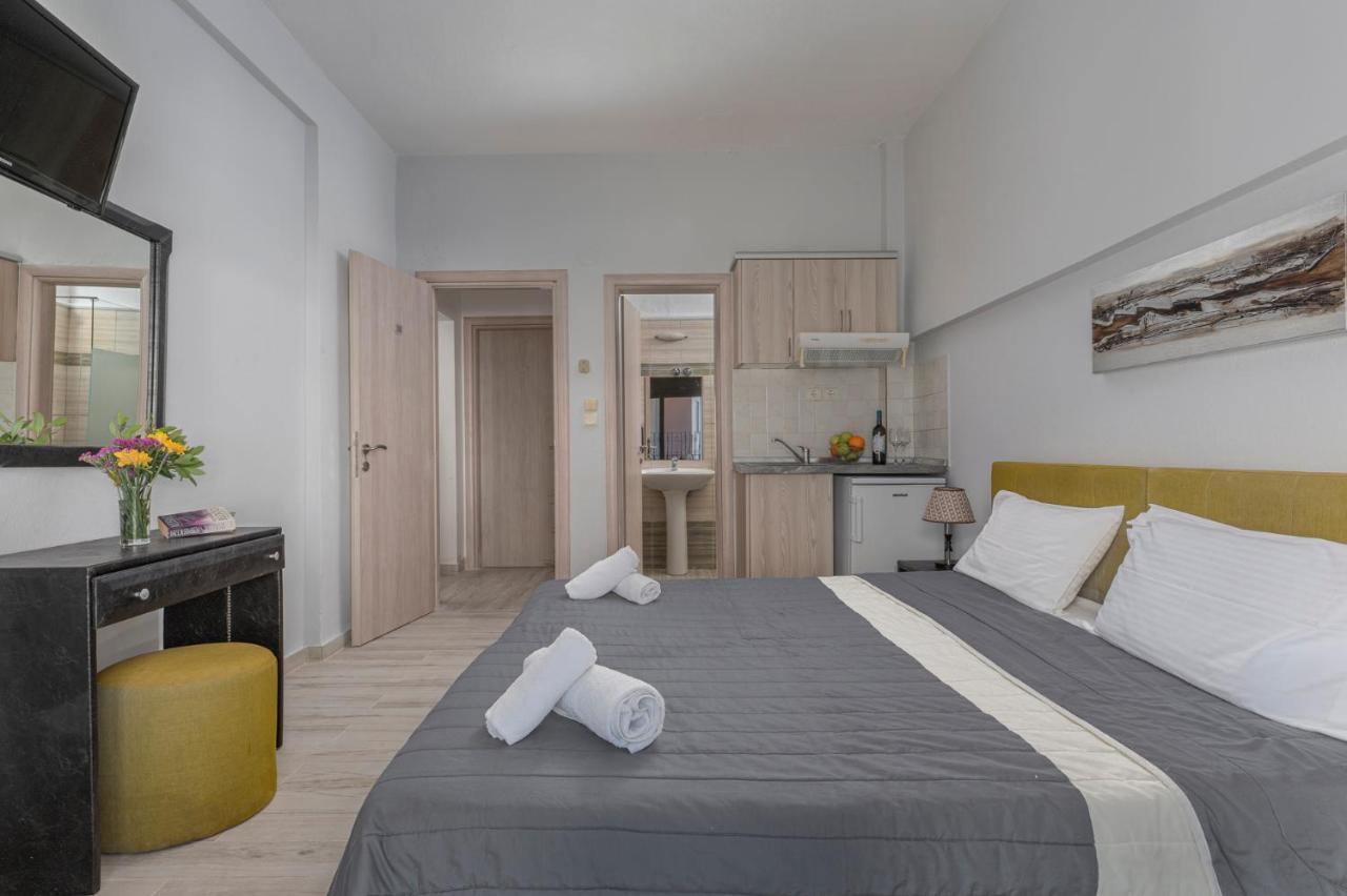Adonis Aparthotel 2*
